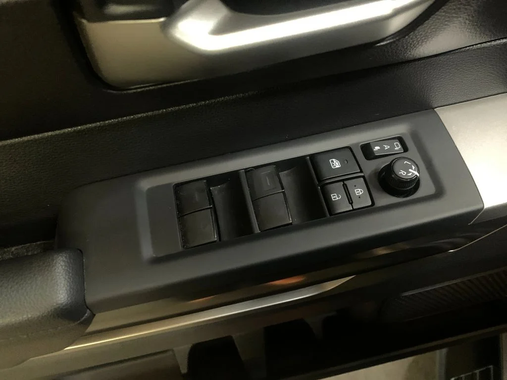 Used 2022 Gray Toyota SR5 image 12