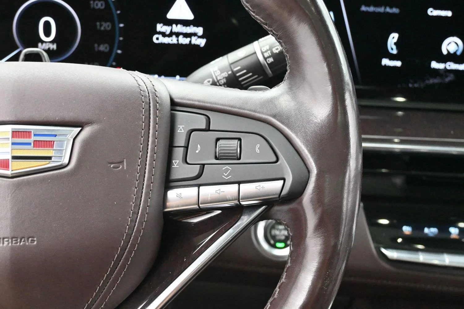 Used 2021 Crystal White Tricoat Cadillac Sport Platinum image 17