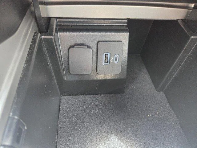 Used 2023 Carbonized Gray Metallic Ford Platinum image 18