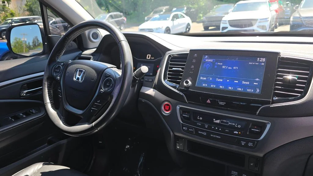 Used 2023 Gray Honda RTL image 11