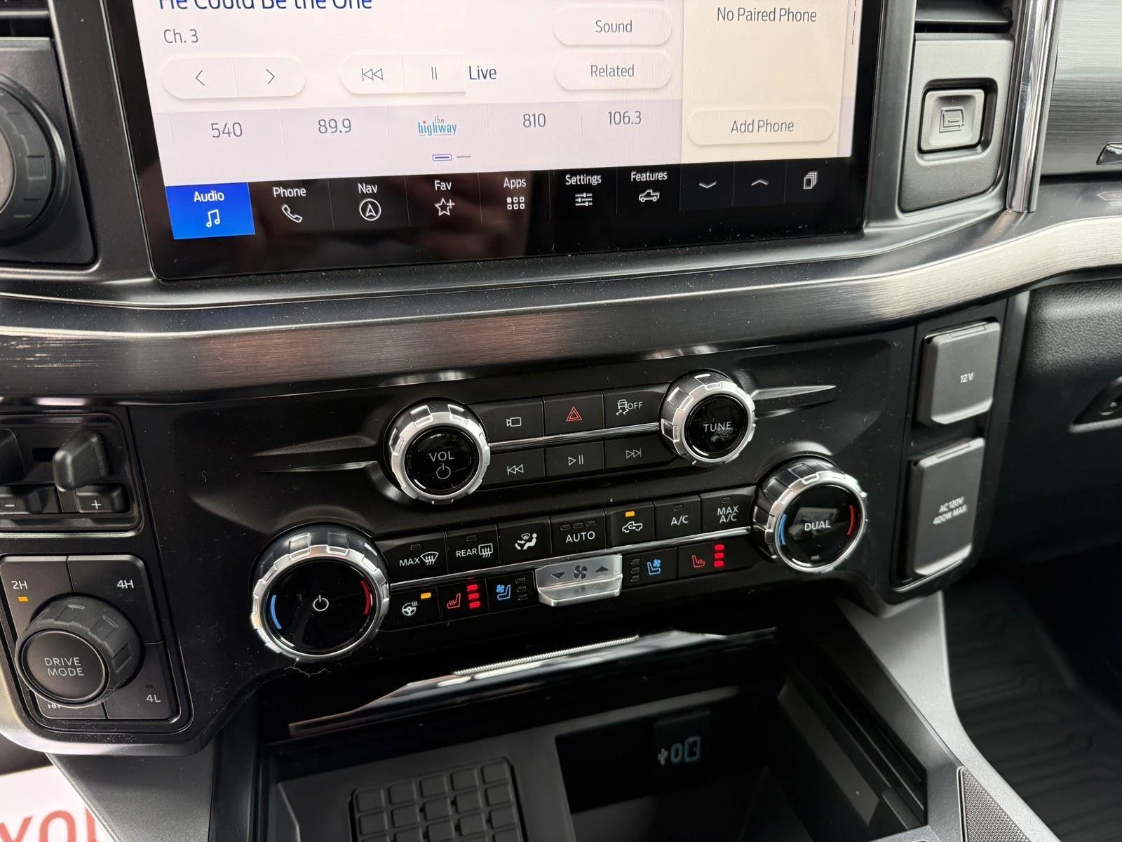 New 2026 Star White Metallic Tri-Coat Ford LARIAT image 23