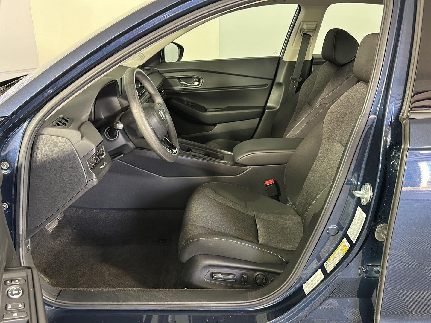 Used 2024 Canyon River Blue Metallic Honda EX image 12