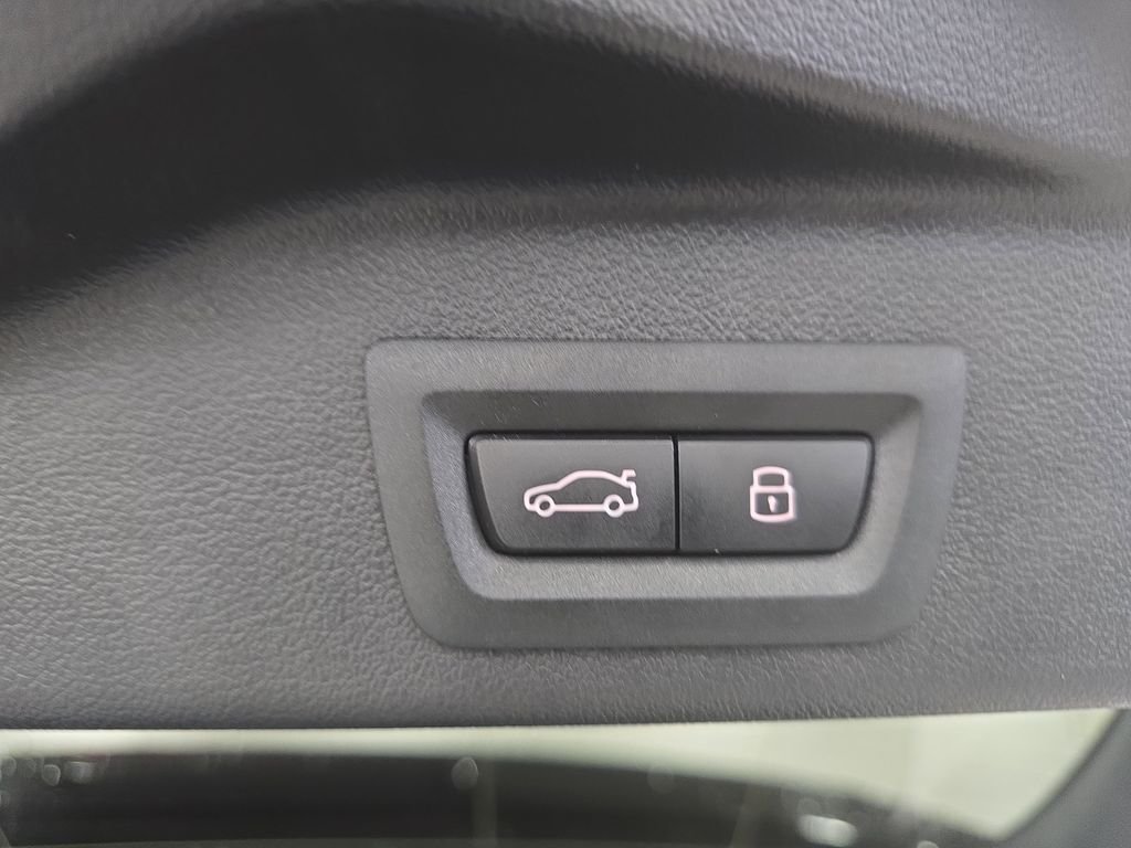 Used 2026 Alpine White BMW xDrive50e image 25