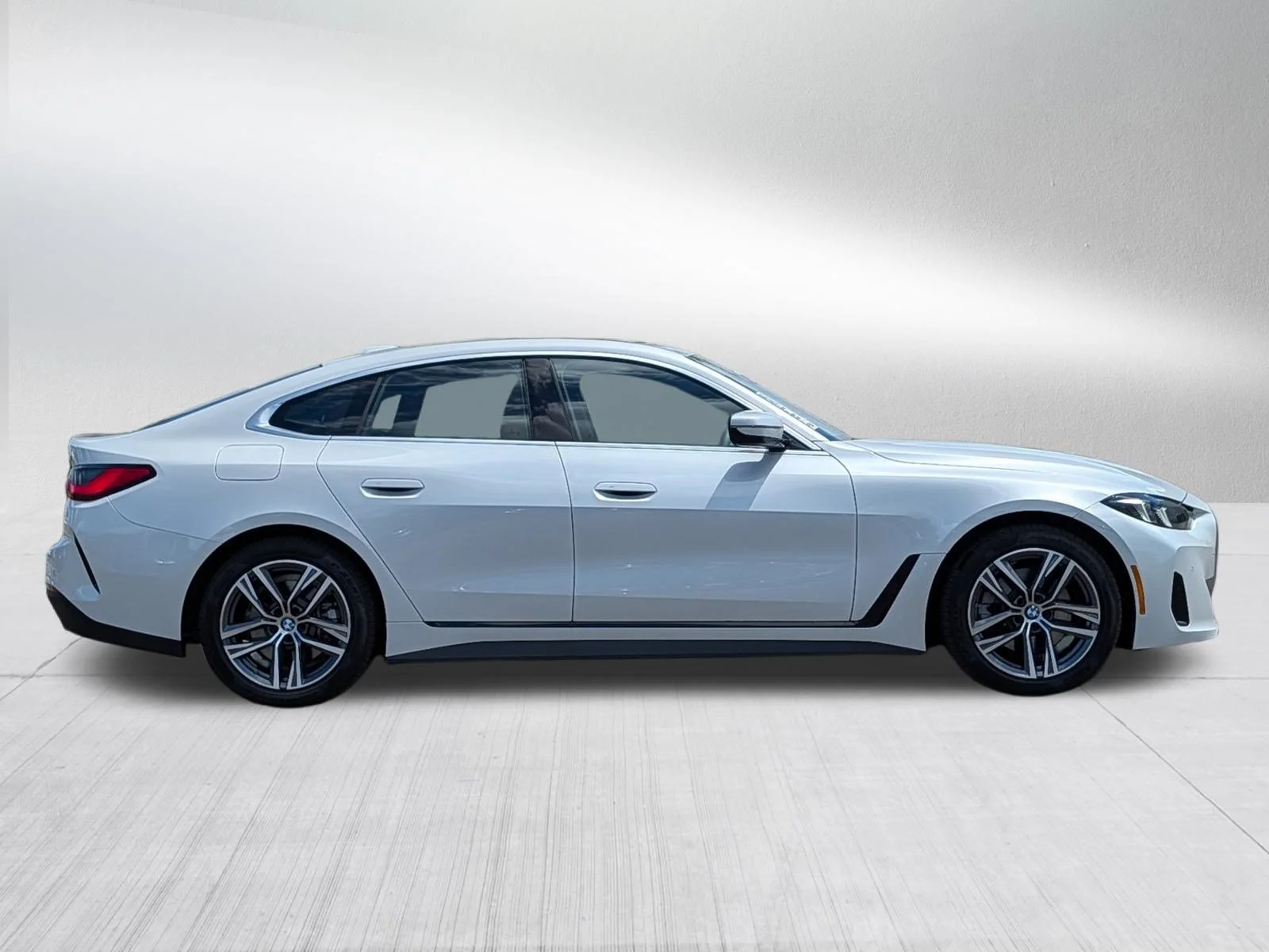 Used 2026 Mineral White Metallic BMW 430i xDrive image 8