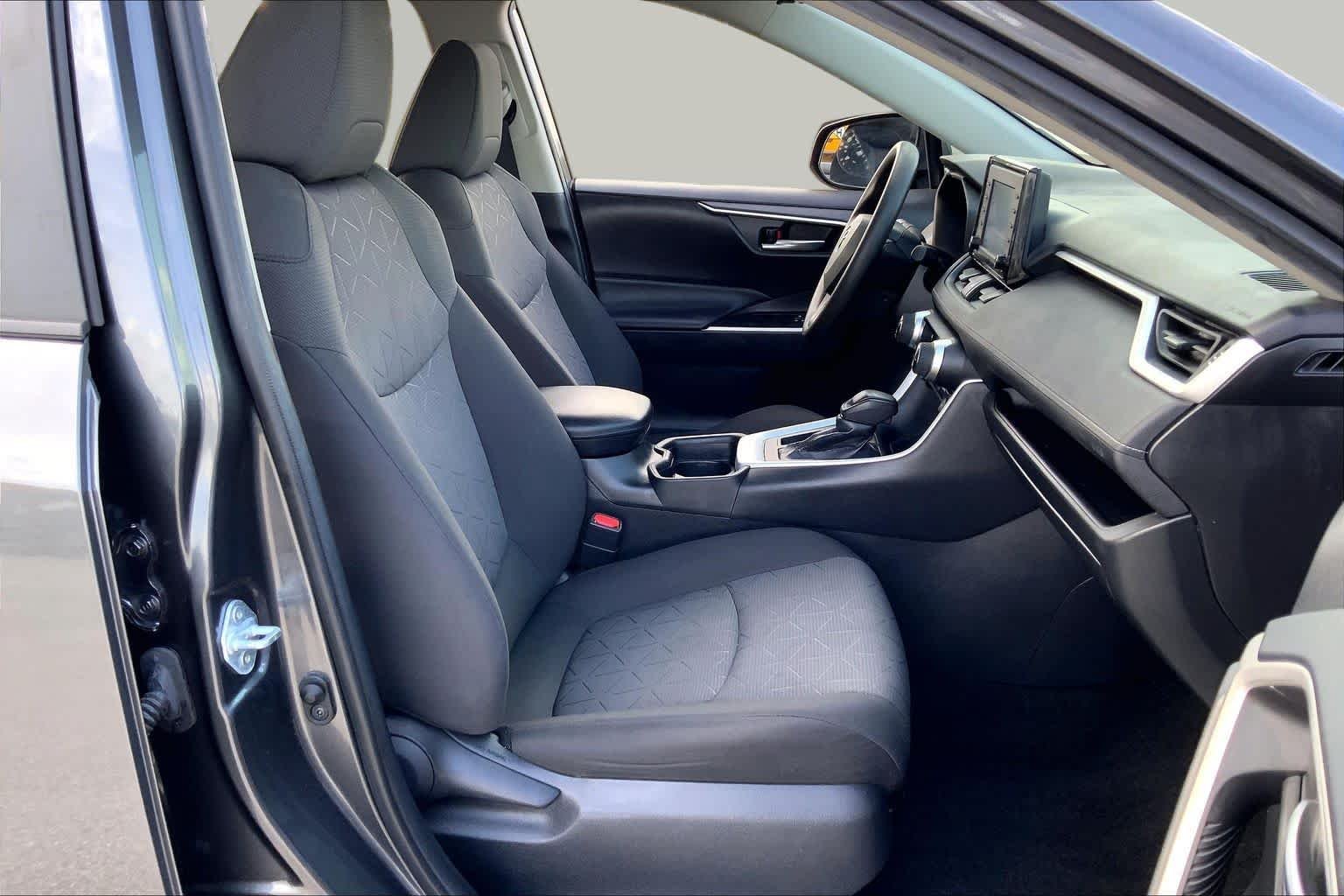 Used 2021 Magnetic Gray Metallic Toyota XLE Premium image 9
