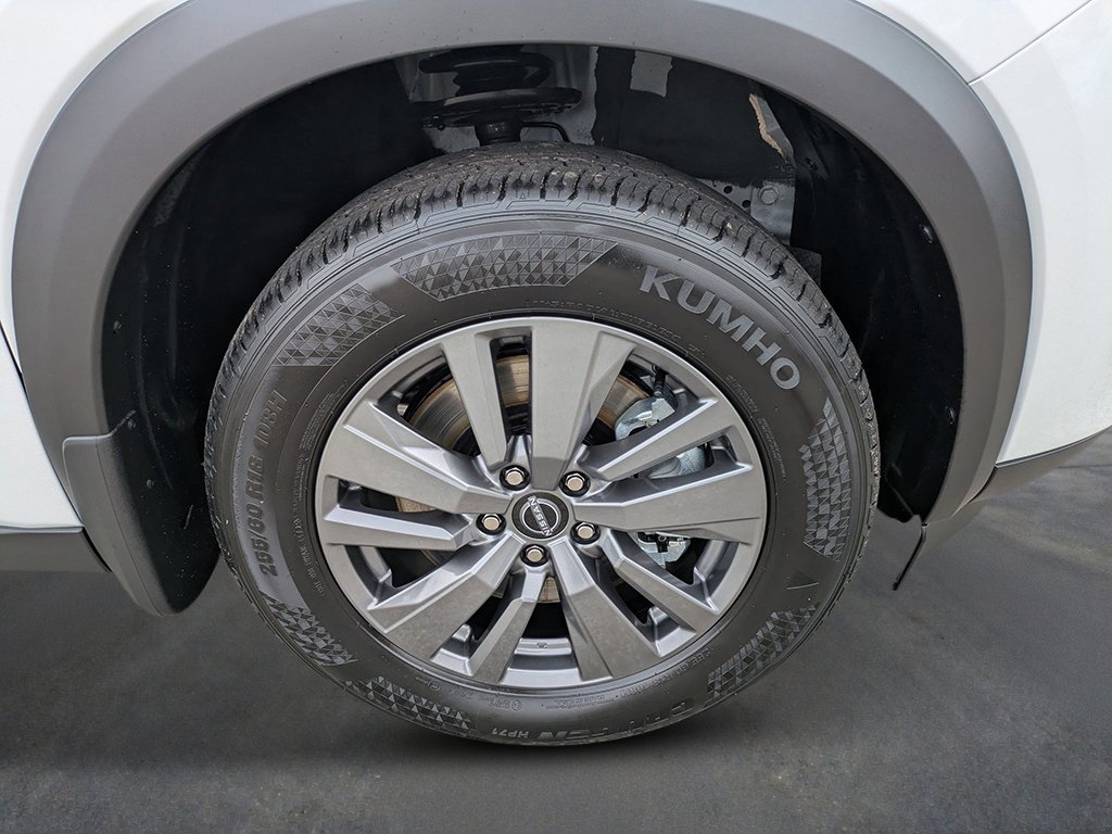 New 2026 Everest White Pearl Tricoat Nissan SV image 9