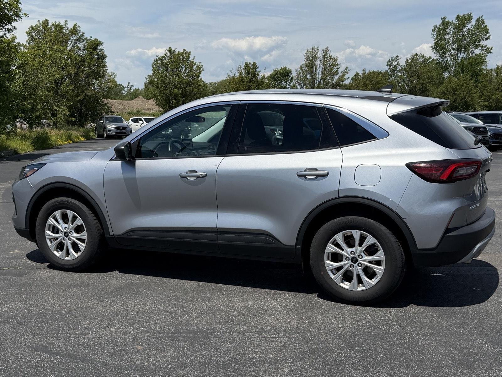 Used 2023 Iconic Silver Ford Active image 5