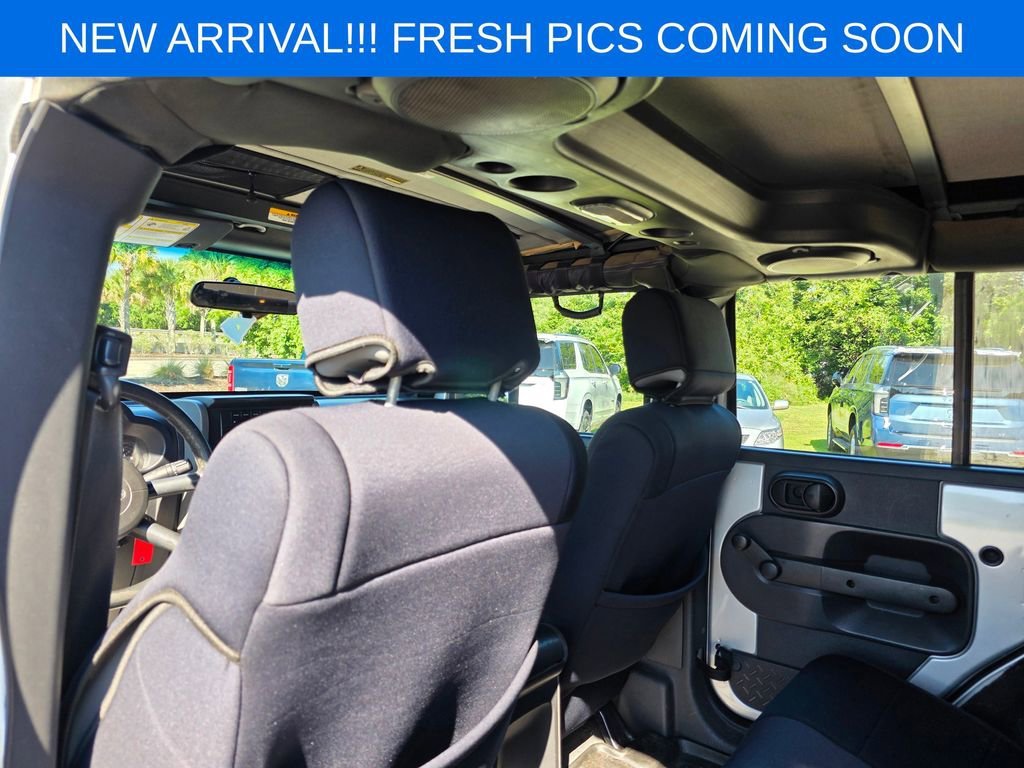Used 2009 Silver Jeep X image 12