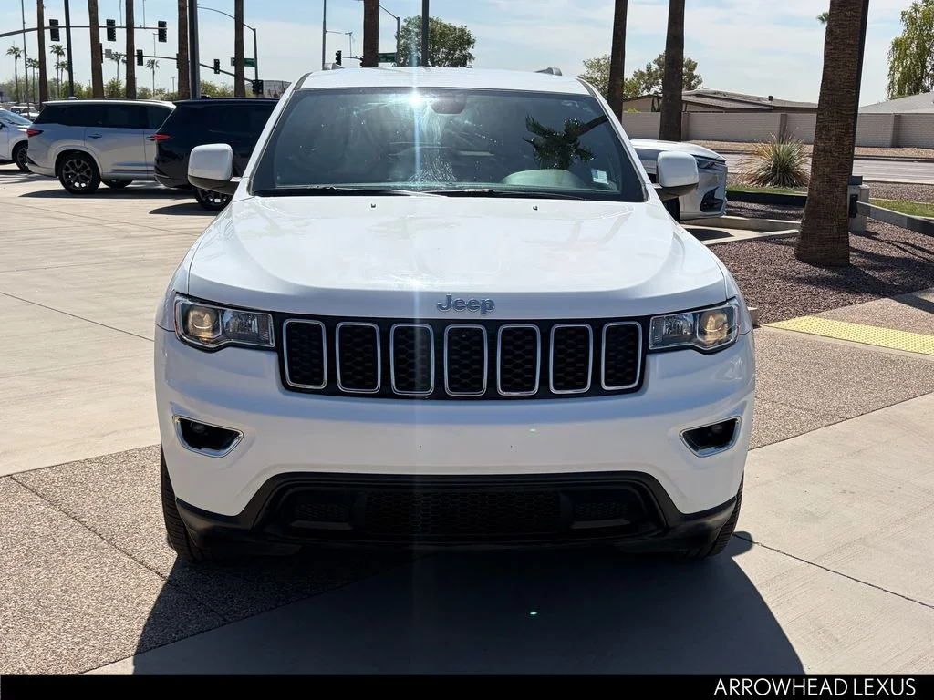 Used 2018 White Jeep Laredo E image 9