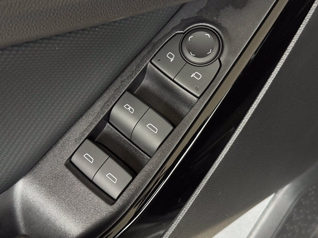 2027 Chevrolet Equinox LT - Photo 22