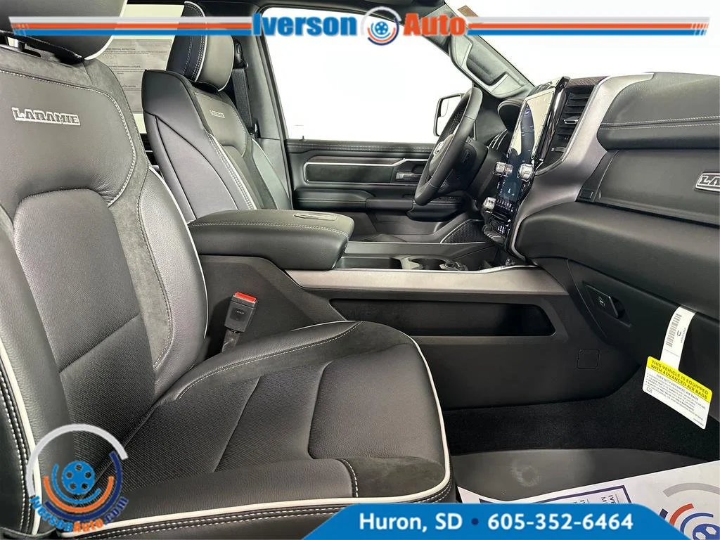 New 2026 Granite Crystal Metallic Clearcoat Ram Laramie image 30