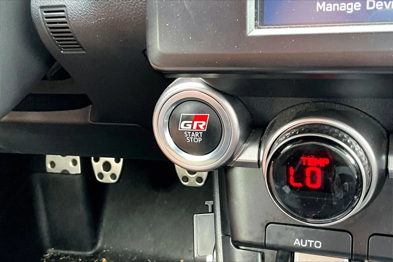 Used 2026  Toyota Premium image 25