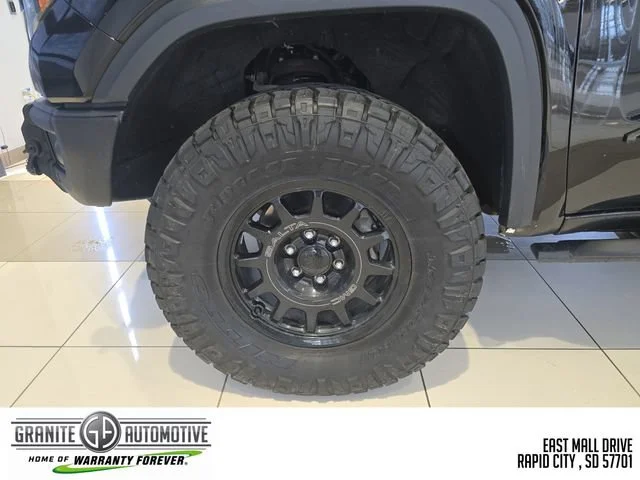 Used 2025 Onyx Black GMC AT4X image 28