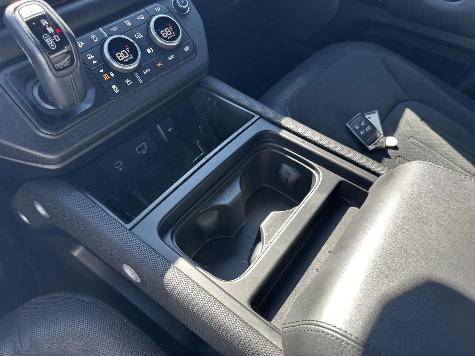 Used 2023 Carpathian Grey Premium Metallic Land Rover Carpathian Edition image 39