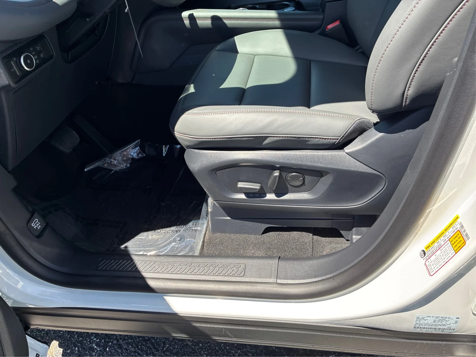 New 2026 Star White Metallic Tri-Coat Ford Active image 18