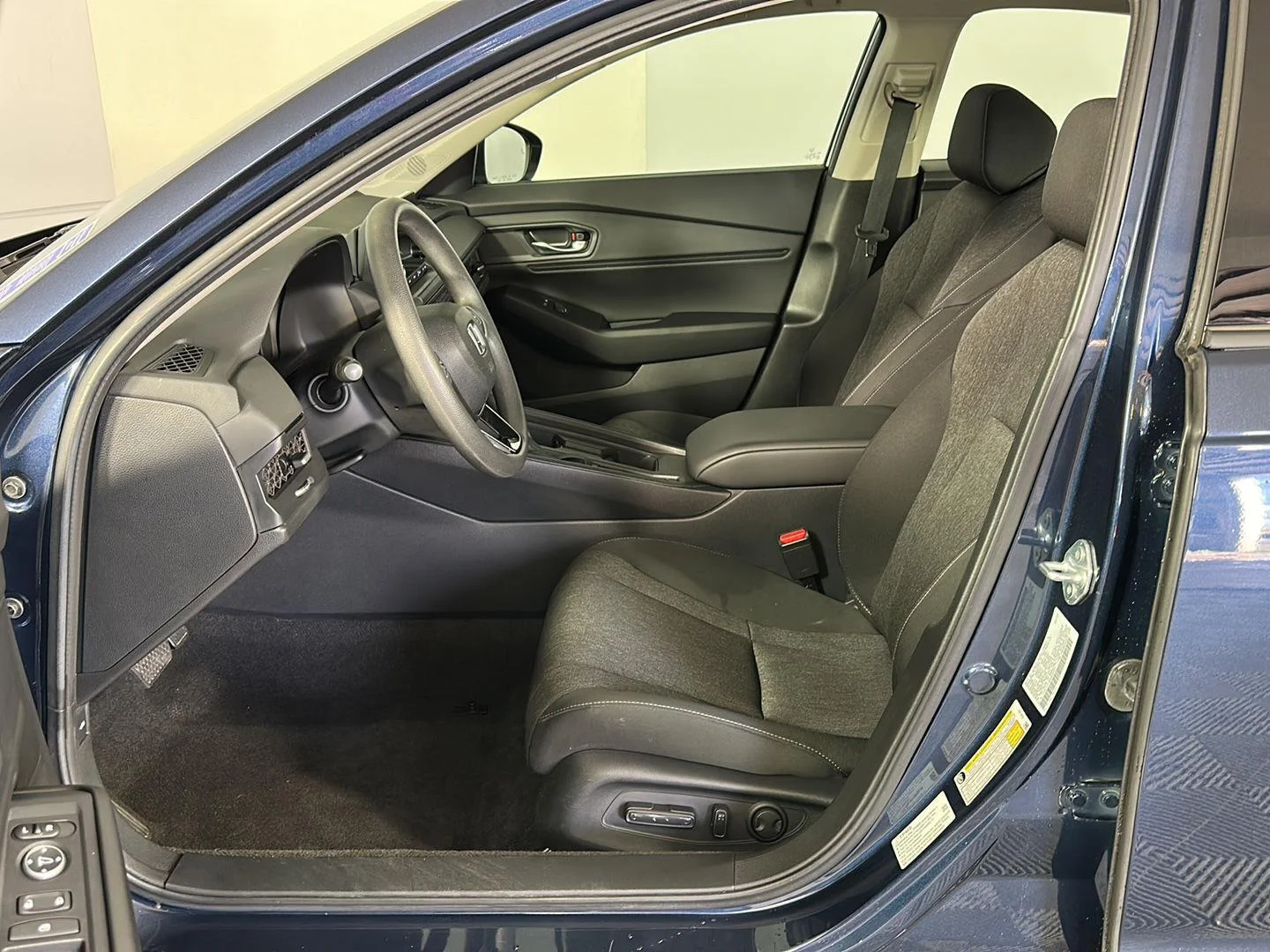 Used 2024 Canyon River Blue Metallic Honda EX image 12