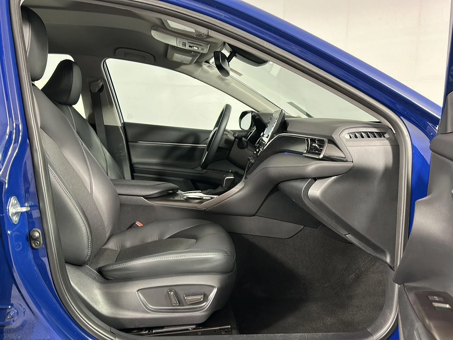 Used 2024 Reservoir Blue Toyota XLE image 28