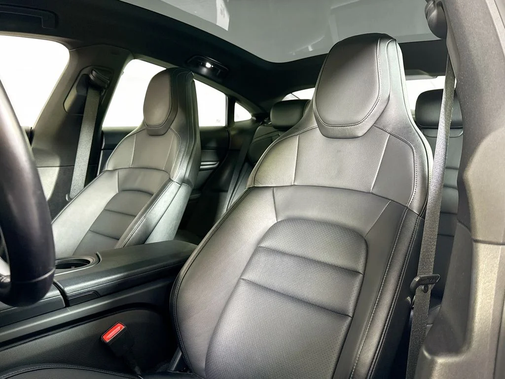 Used 2022 White Porsche  image 5