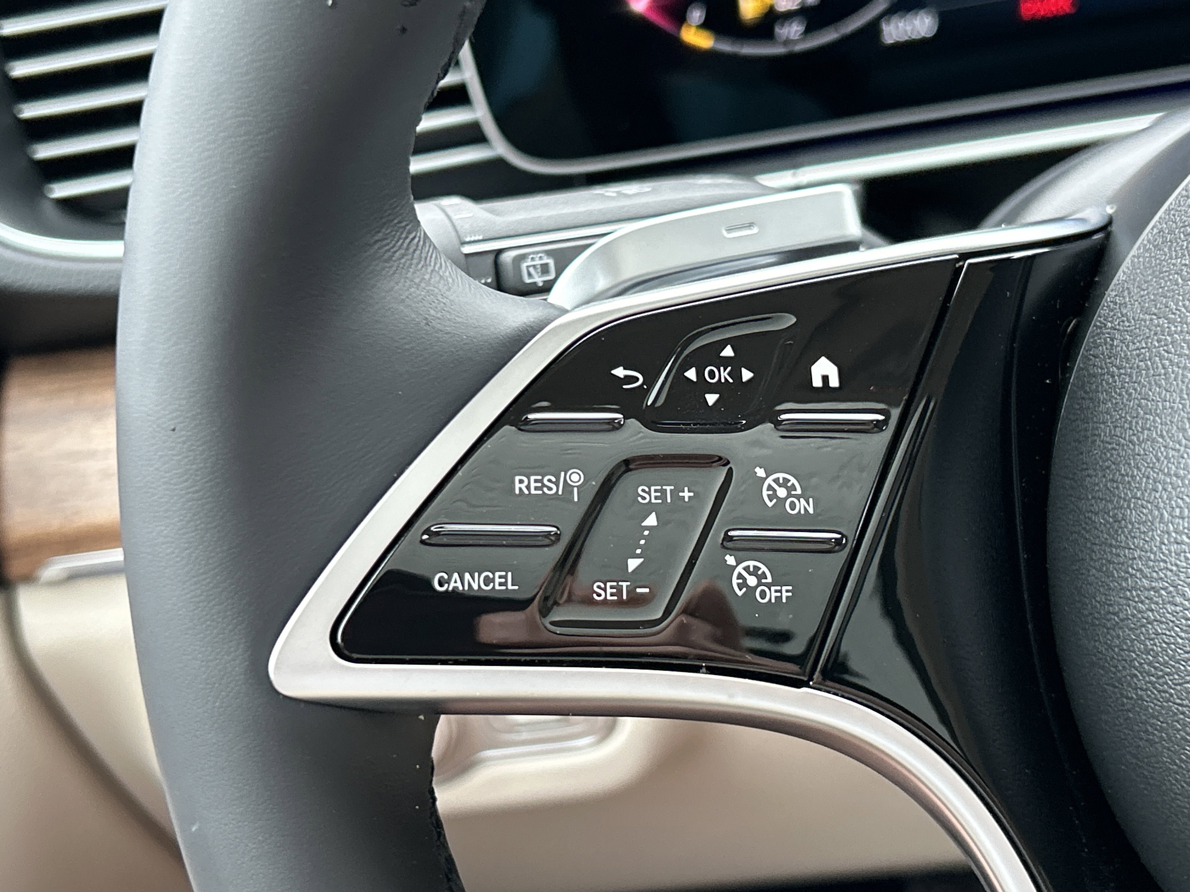 New 2026 Black Mercedes-Benz GLE 350 4MATIC® SUV image 24