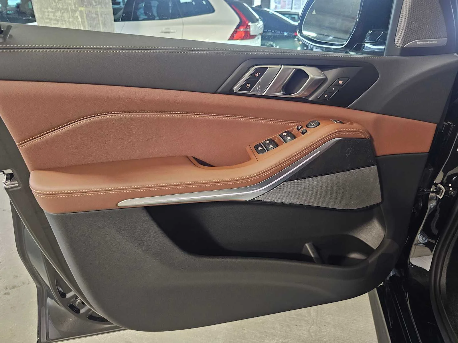 New 2026 Black Sapphire Metallic BMW xDrive40i image 30