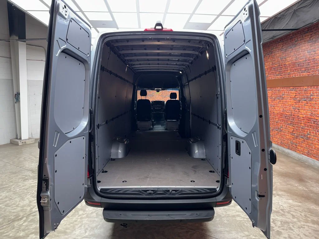 Used 2025 Silver Mercedes-Benz Cargo 170 WB image 26