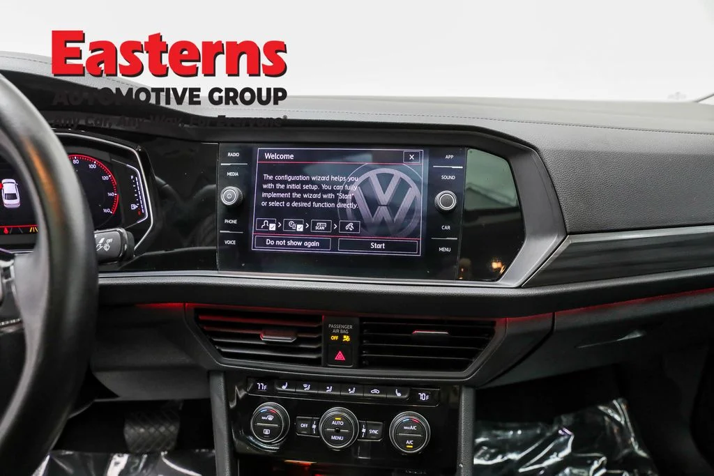 Used 2019 Red Volkswagen SEL image 12