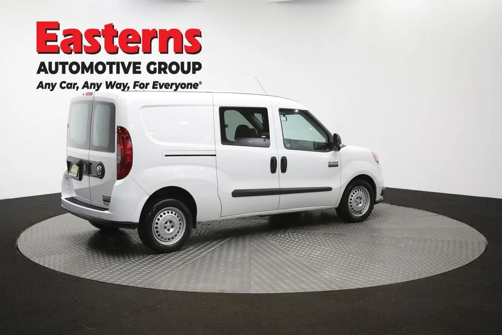 Used 2022 White Ram Base image 41