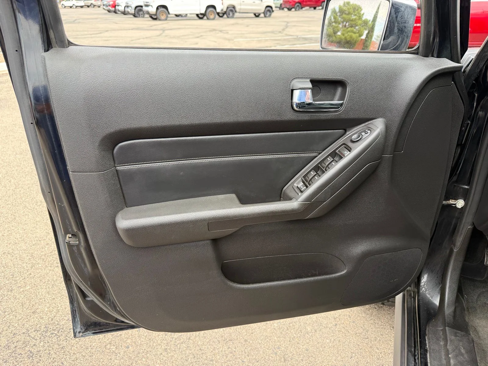 Used 2008 Black Hummer H3x image 9