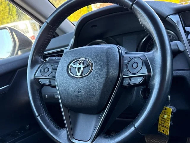 Used 2022 White Toyota SE image 11