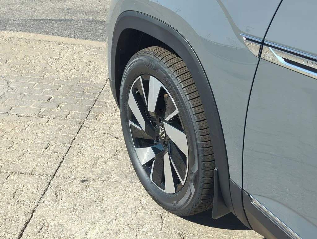 New 2026 Gray Volkswagen 2.0T SEL image 31