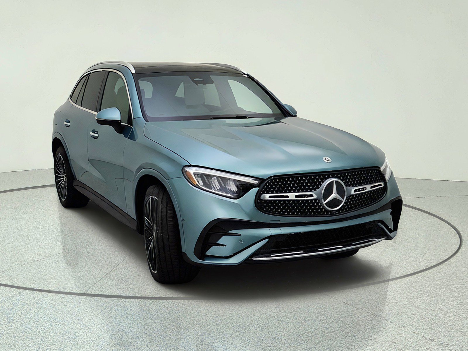 New 2026 Verde Silver Metallic Mercedes-Benz GLC 300 SUV image 32