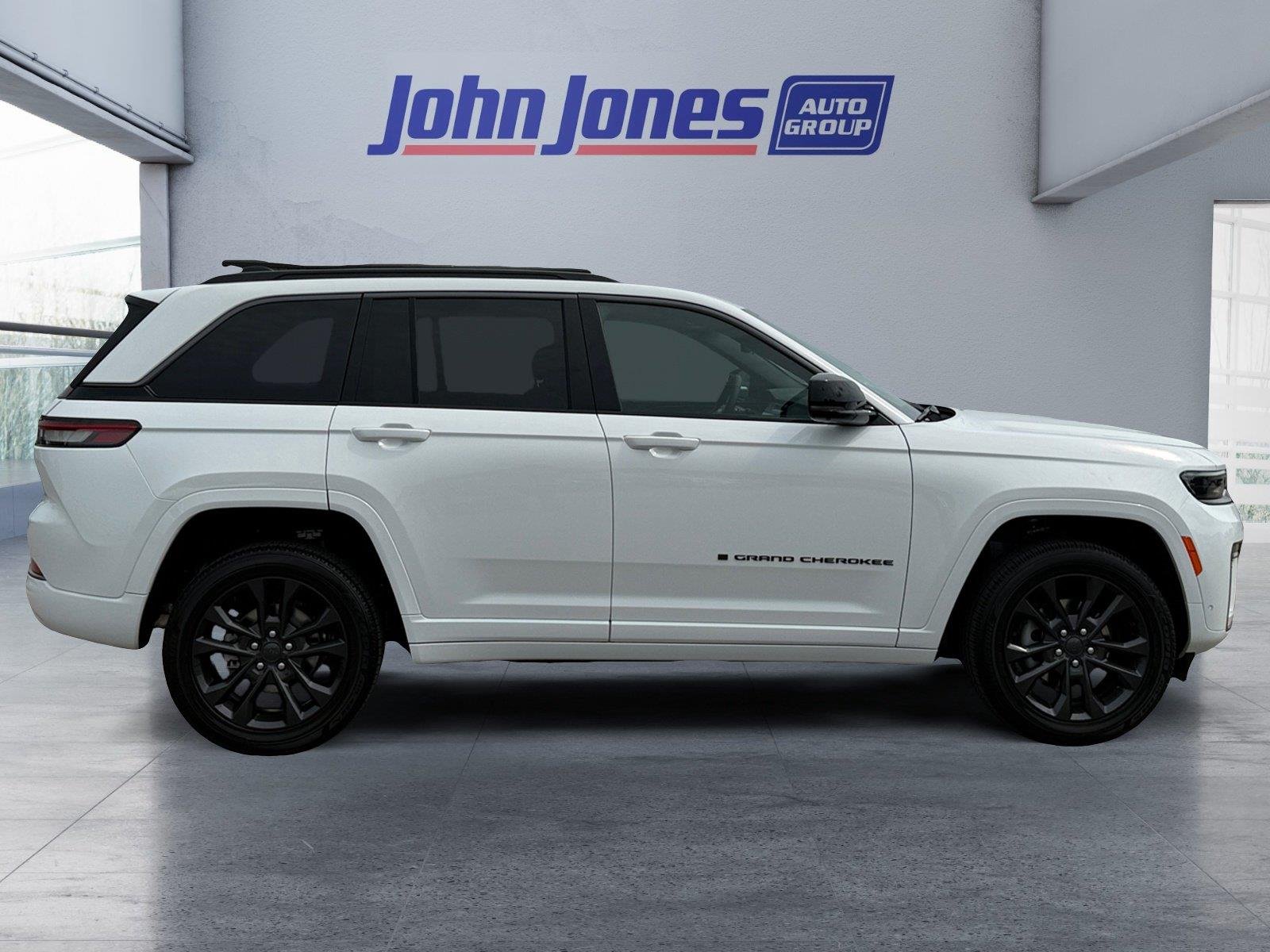 New 2026 Bright White Clear-Coat Exterior Paint Jeep Limited Reserve image 6