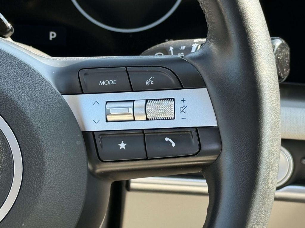 Certified Used 2025 Green Hyundai SEL Convenience image 22
