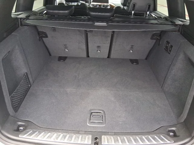 Used 2023 Gray BMW sDrive30i image 6