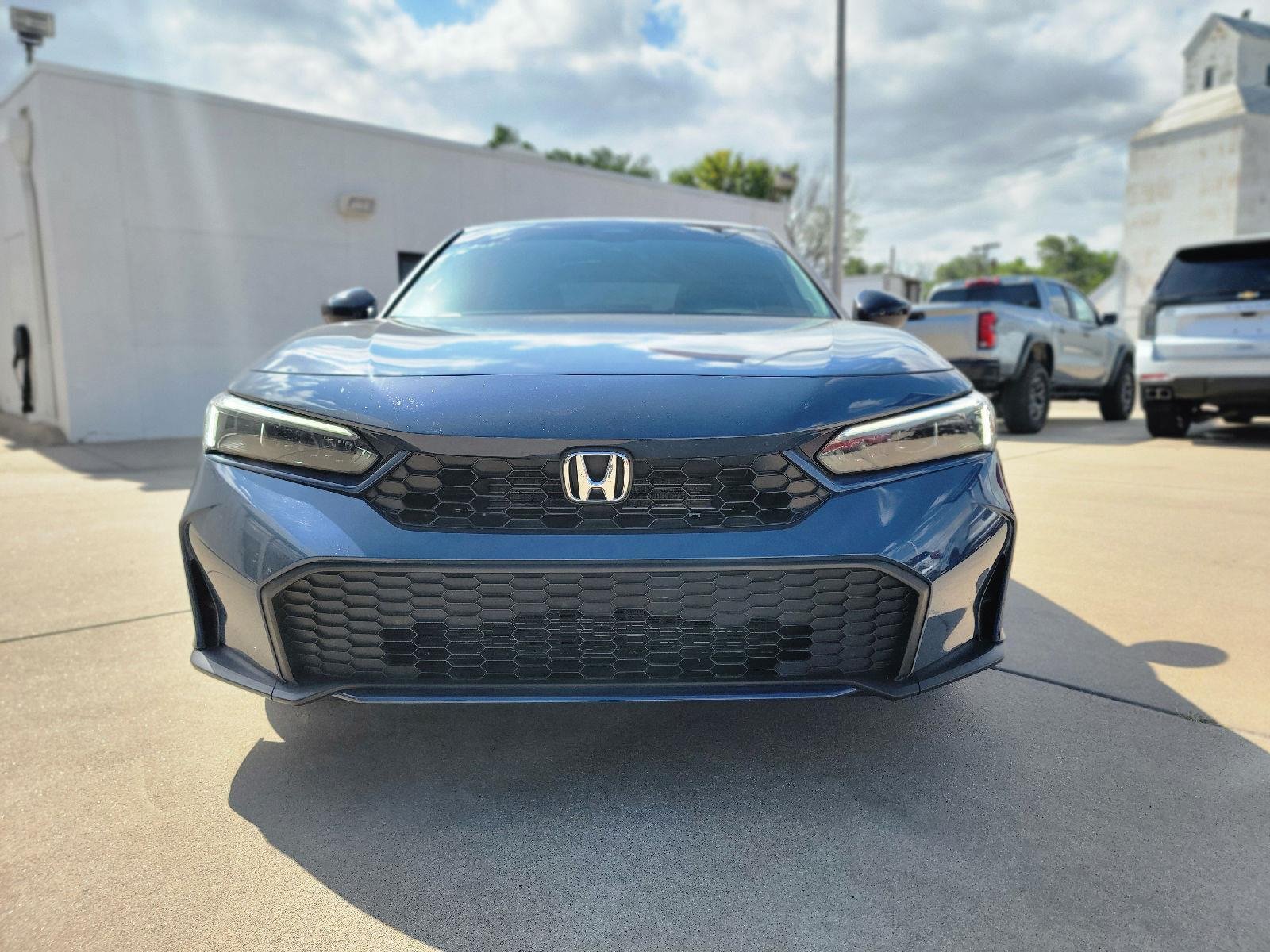 Used 2025 Blue Lagoon Pearl Honda Sport image 2
