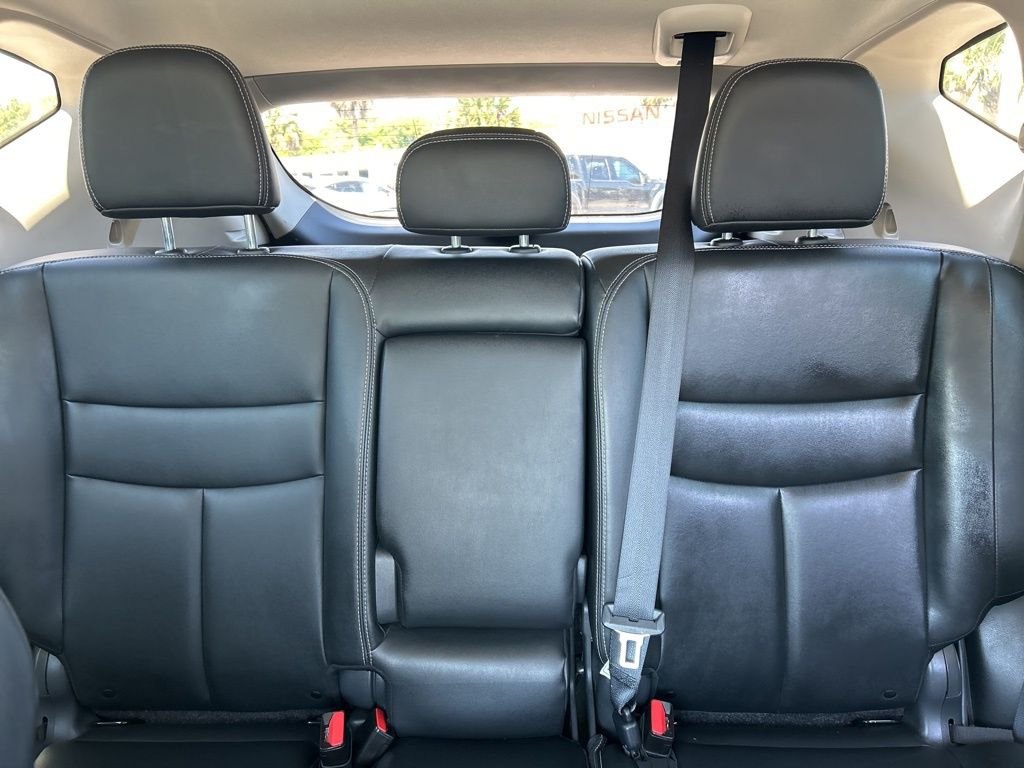 Used 2023 Gray Nissan SV image 15