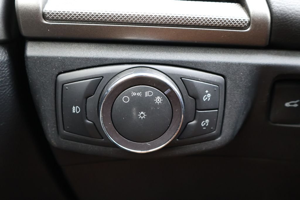 2020 Ford Fusion SE - Photo 36