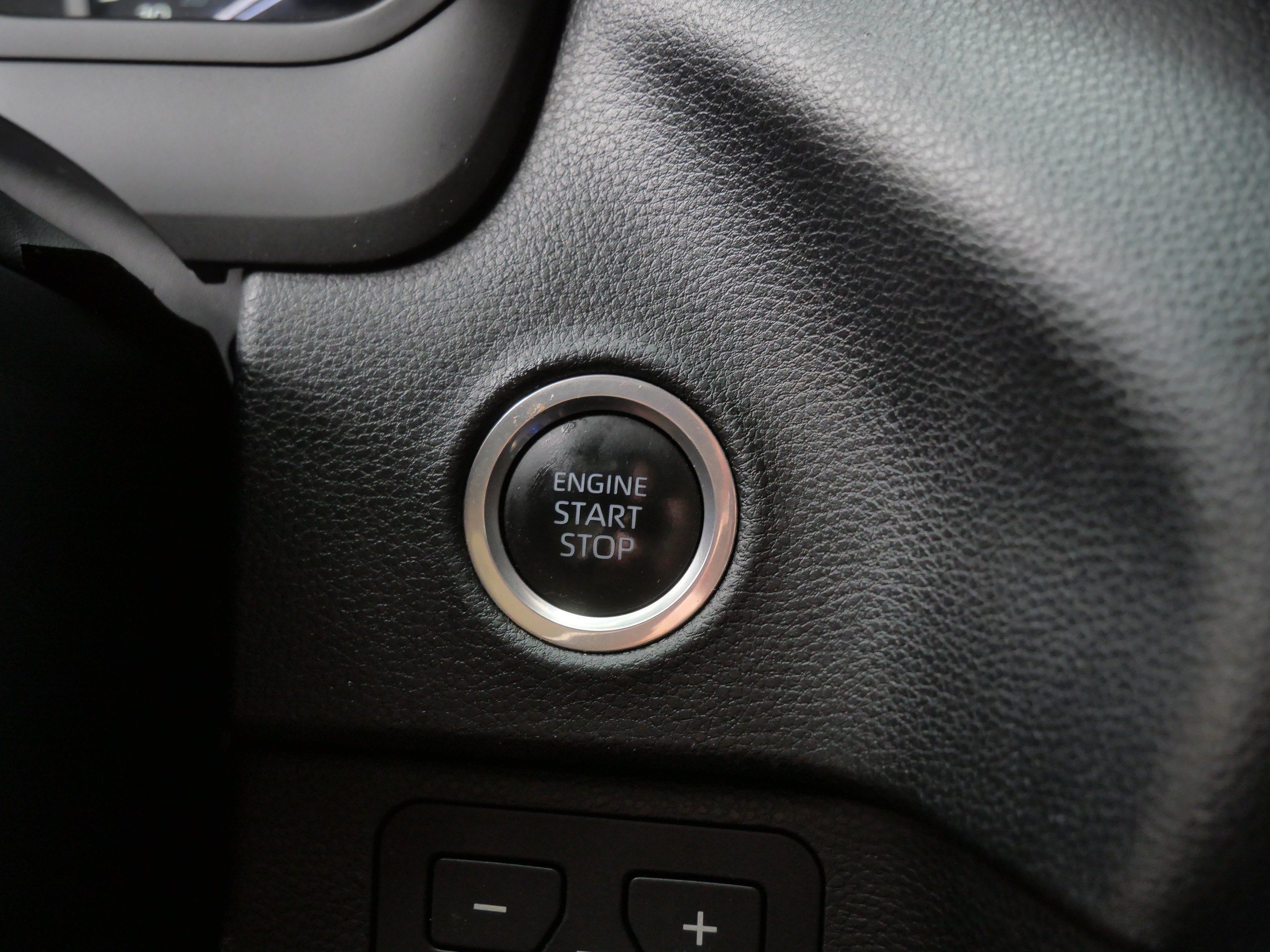 Used 2023 Midnight Black Metallic Toyota SR5 image 29