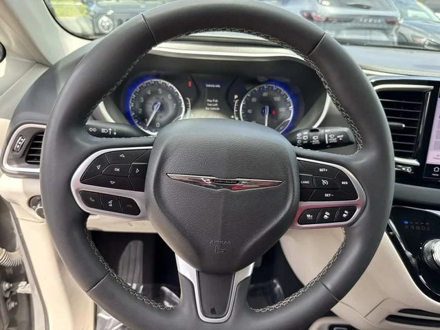 Used 2023 White Chrysler Touring L image 41