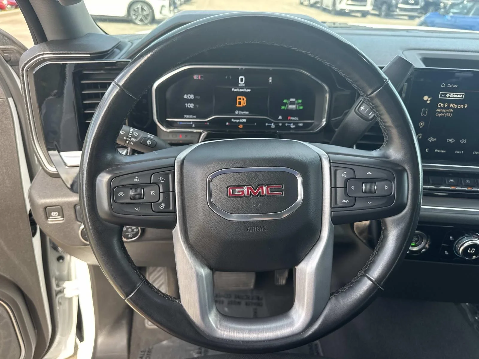 Used 2024 White GMC SLT image 22