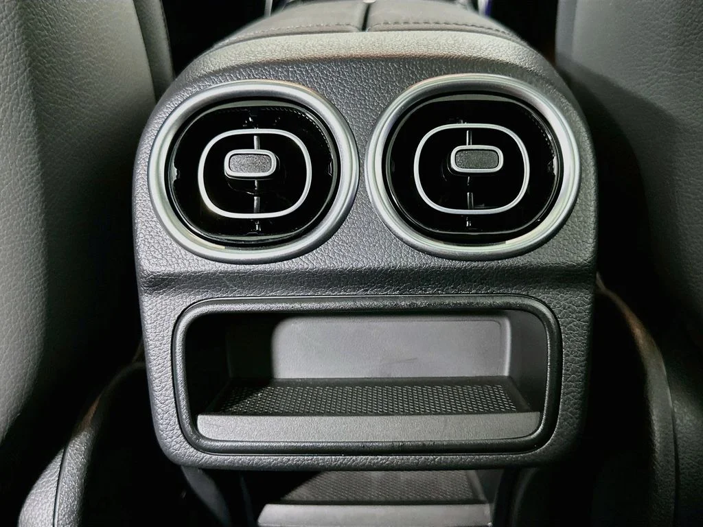 Used 2026  Mercedes-Benz C 300 image 27