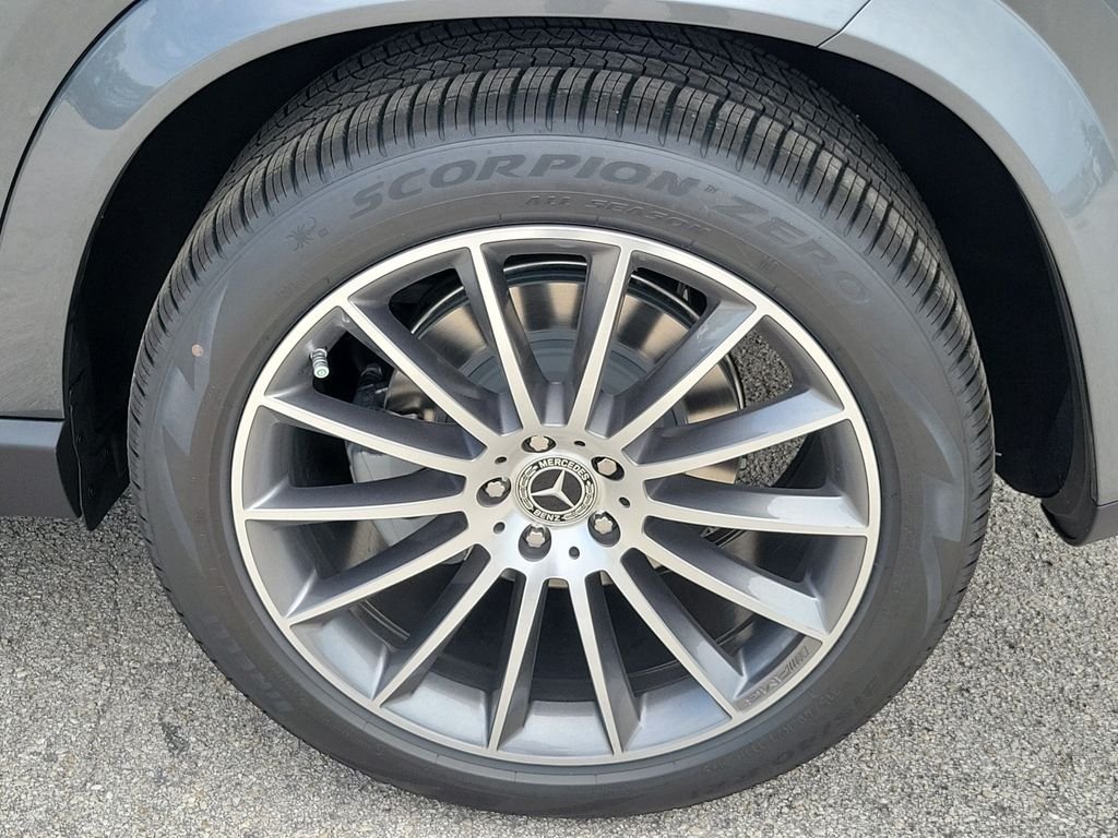 New 2026 Selenite Grey Metallic Mercedes-Benz GLE 450 image 9