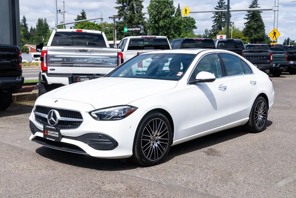 Used 2025  Mercedes-Benz C 300 image 3