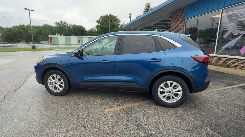 Used 2023 Blue Ford Active image 5