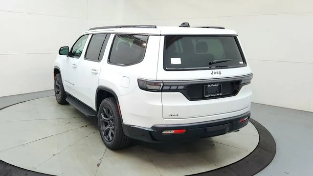 New 2026 Bright White Clear-Coat Exterior Paint Jeep Limited Altitude image 8