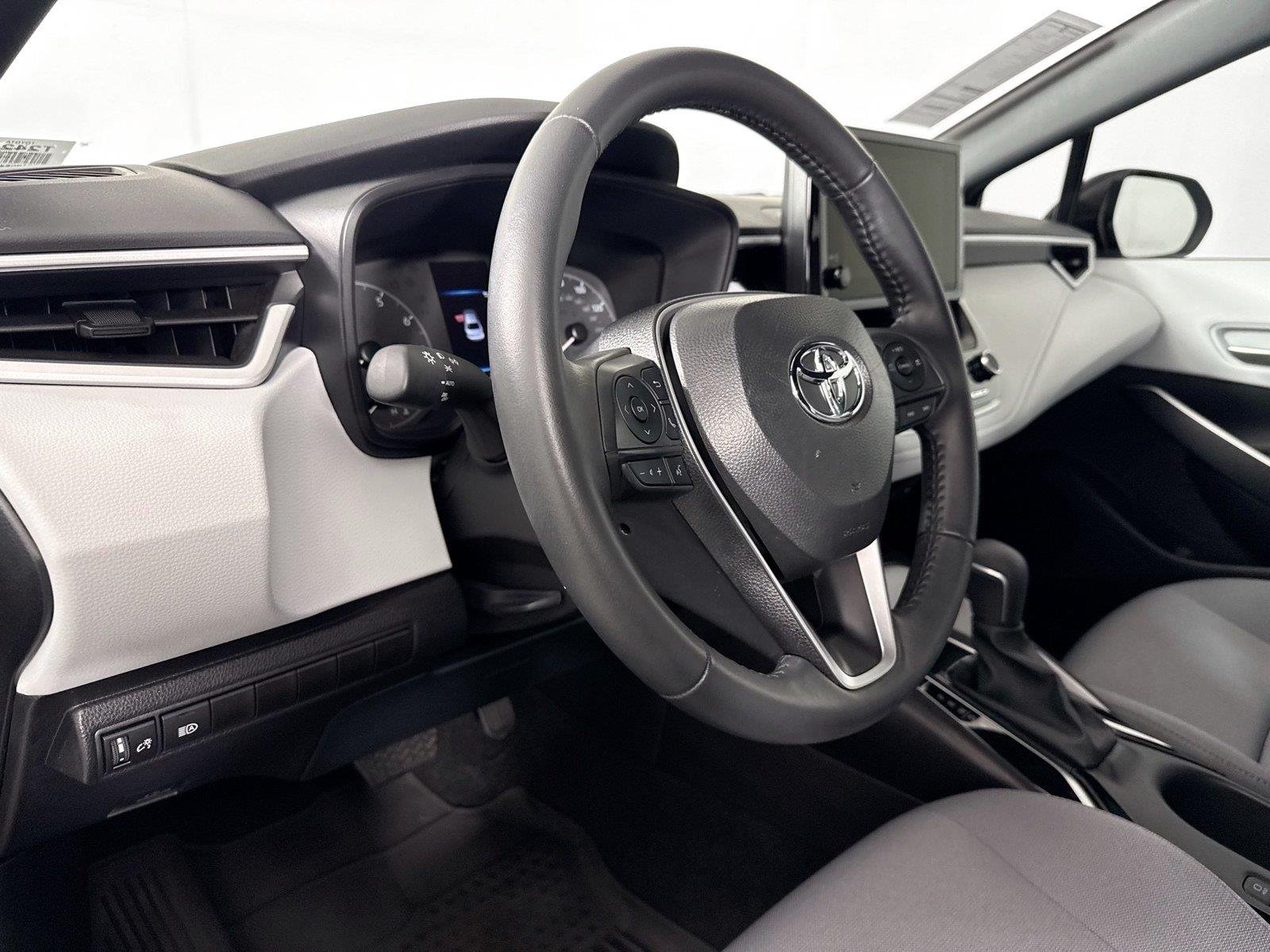 Certified Used 2025 Midnight Black Metallic Toyota SE image 4