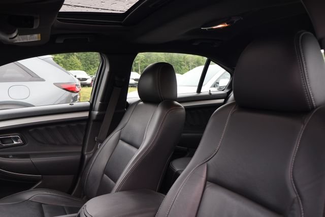 Used 2019 Black Ford SEL image 9