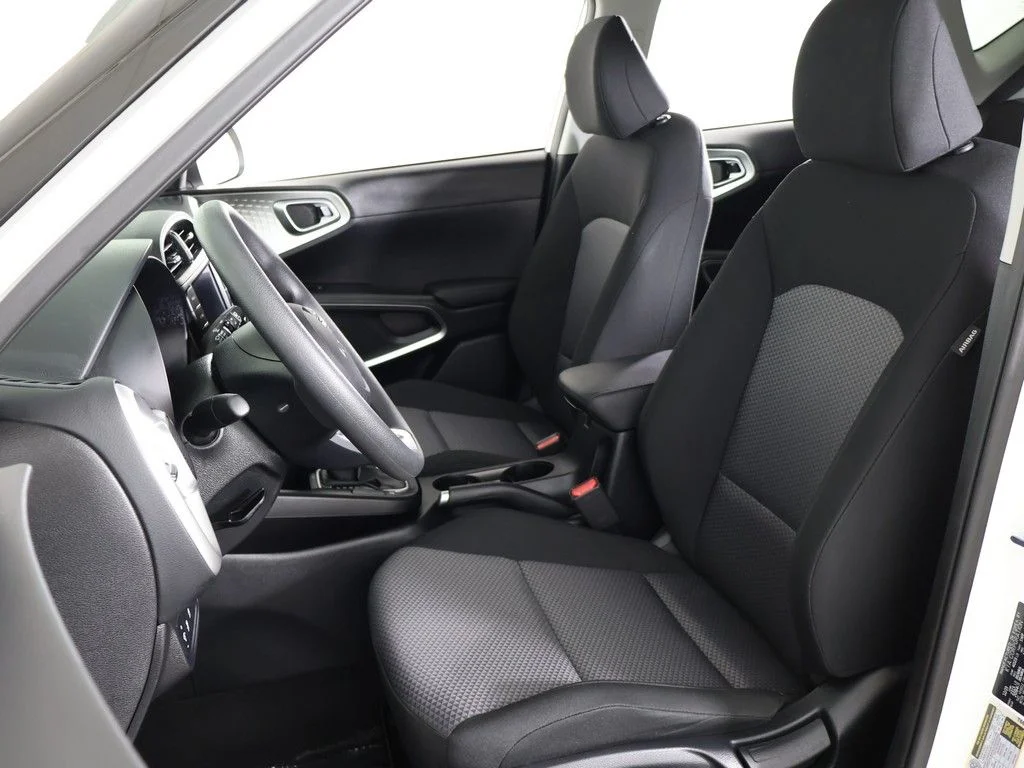 Used 2024 White Kia LX image 29