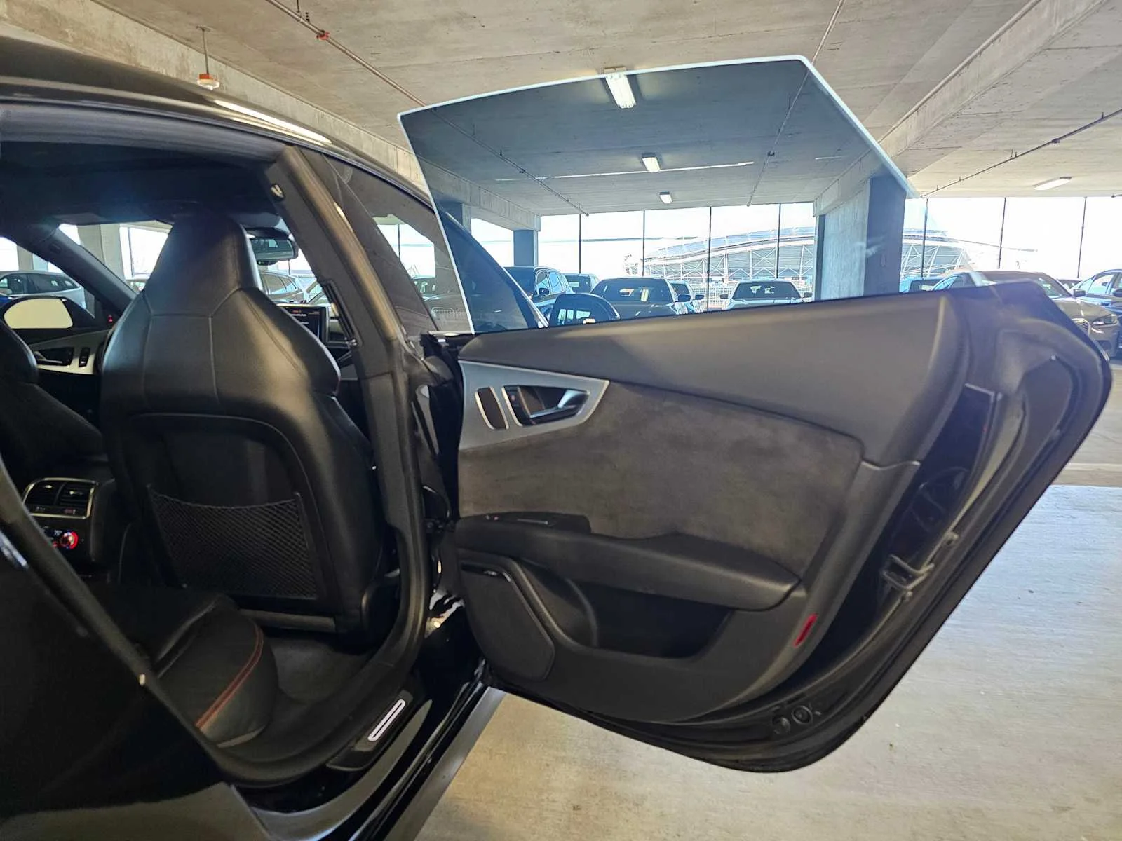 Used 2018 Brilliant Black Audi Premium Plus image 28