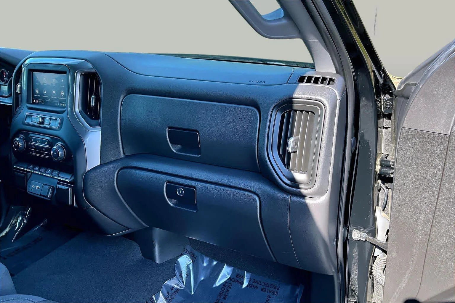 Used 2022 Black Chevrolet Custom image 19